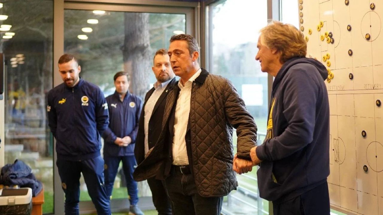 Fenerbahçe'de Şampiyonluk Belirsizliği: Olası Senaryolar ve Tepkiler