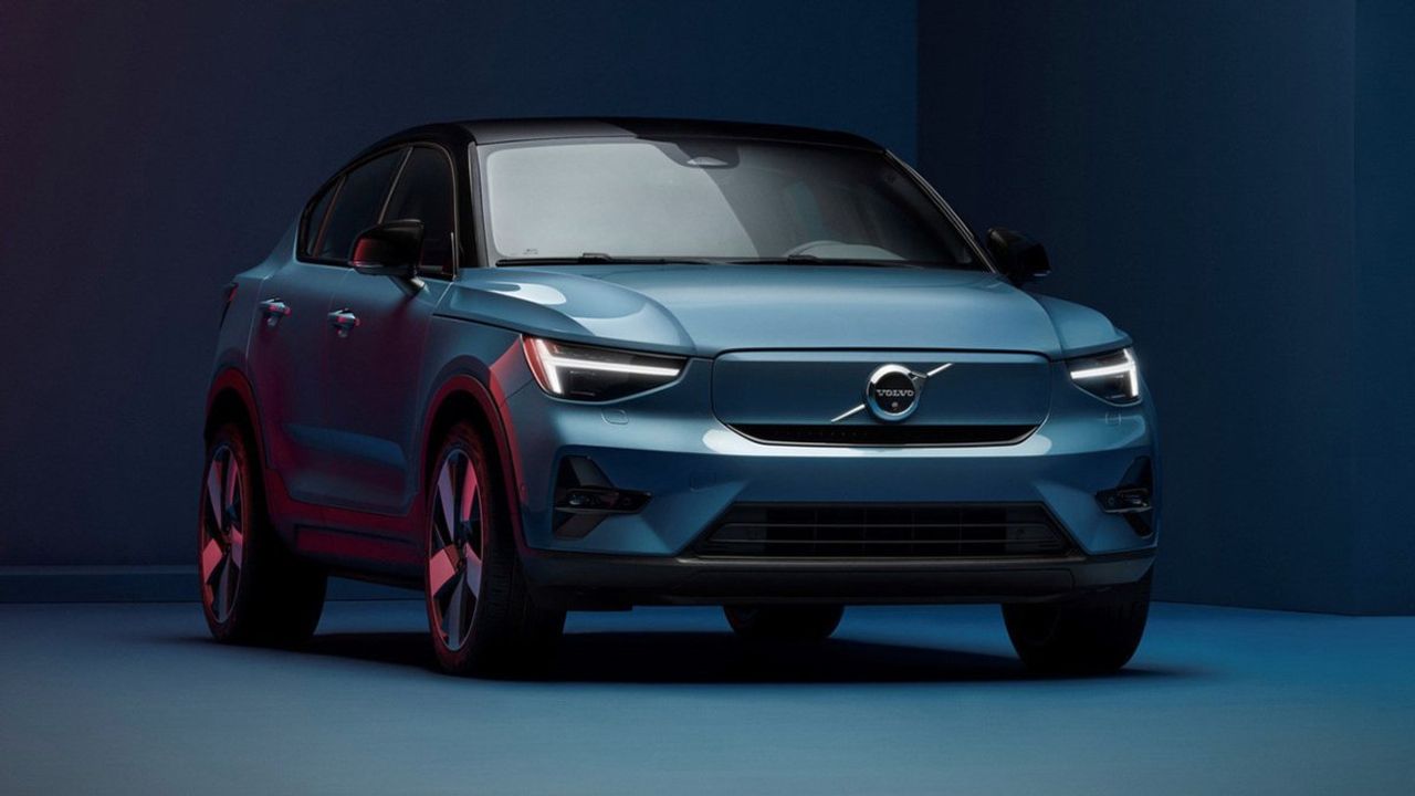 Volvo, Yeni Elektrikli SUV Modeli EX30'u Duyurdu