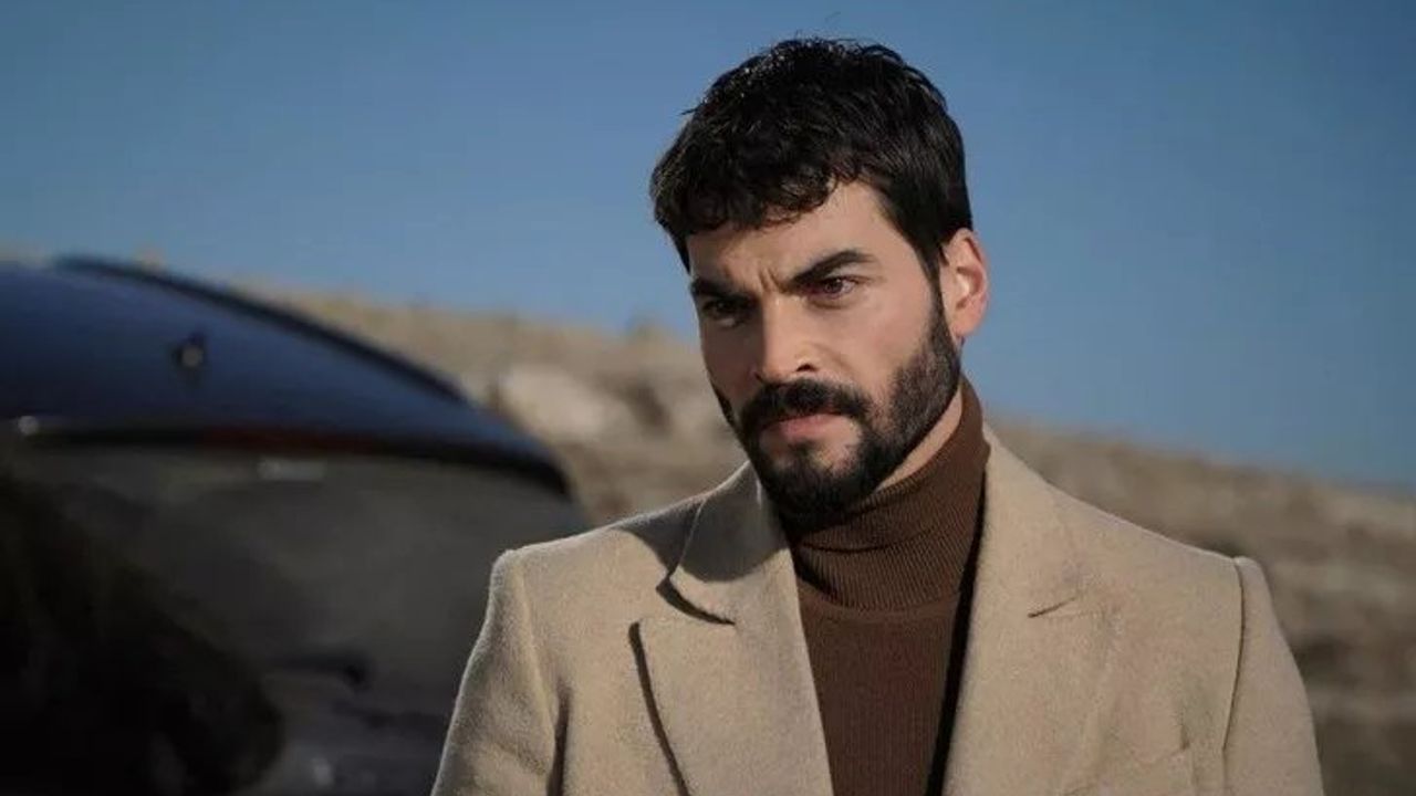 Hercai'nin Miran'ı Akın Akınözü'nün Ünlü Oyuncu Annesi Kim?