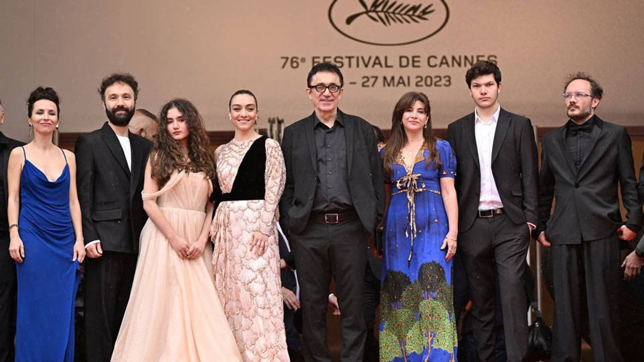 Nuri Bilge Ceylan Cannes Film Festivali'nde 'Kuru Otlar Üstüne' filmini tanıttı