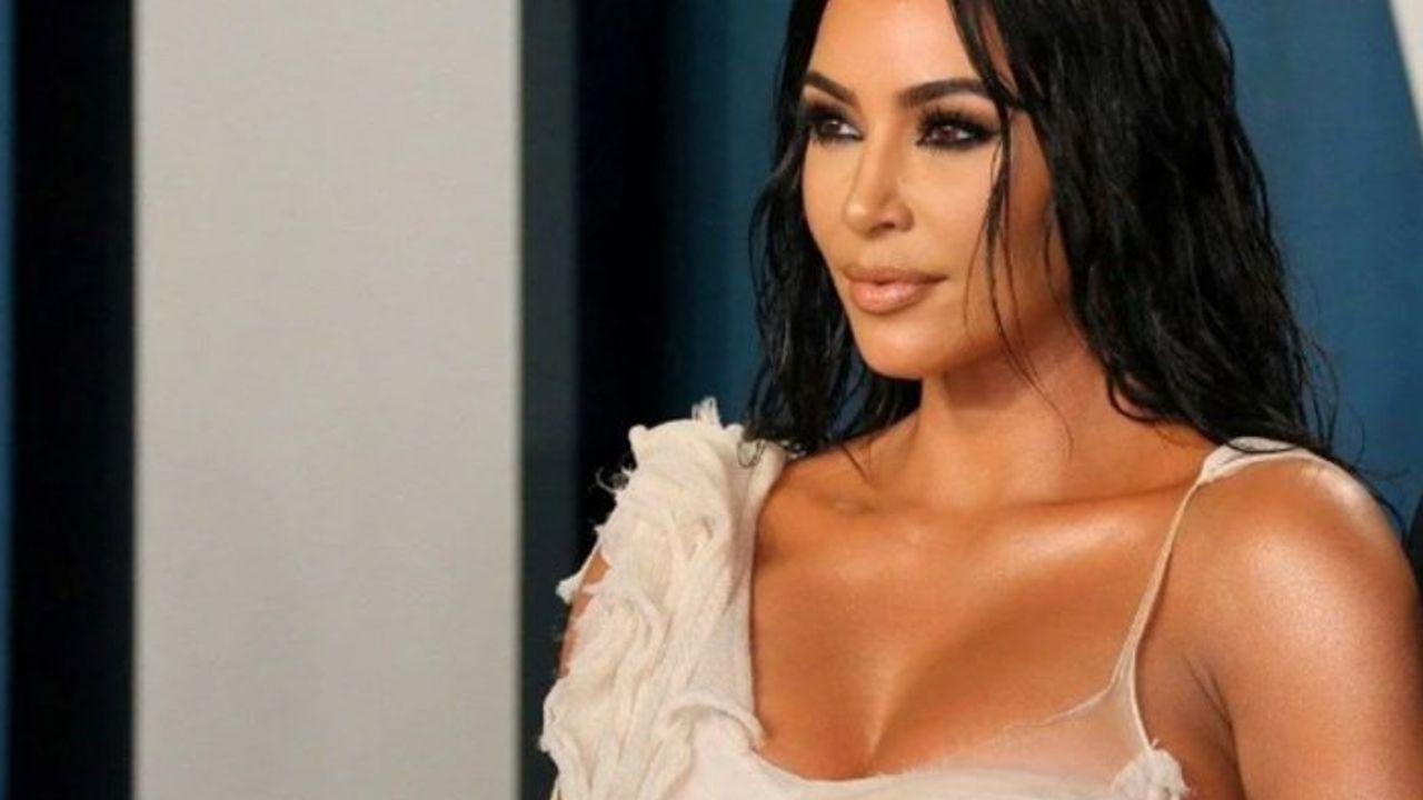 Kim Kardashian'ın İnci Detaylı Elbisesiyle Damga Vurduğu Met Gala