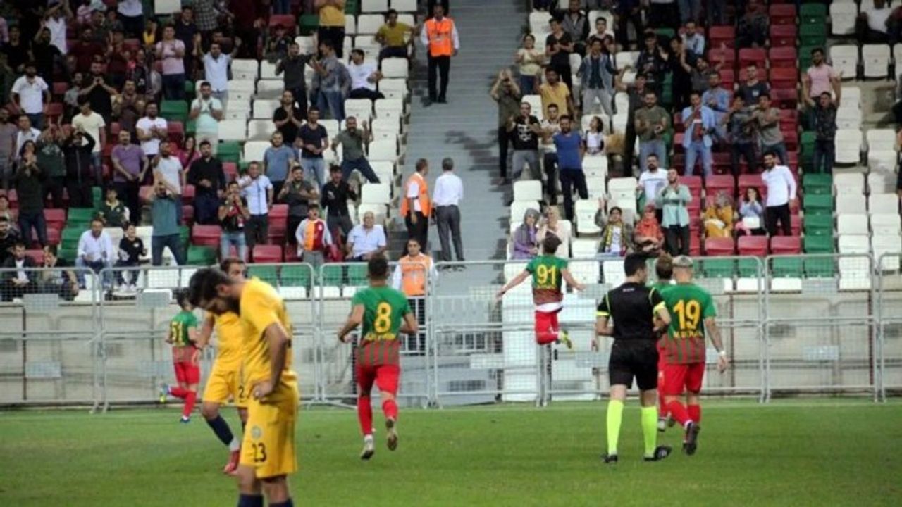 Ümit Özdağ, Amedspor'u Liglerden Çıkarmayı Hedefliyor