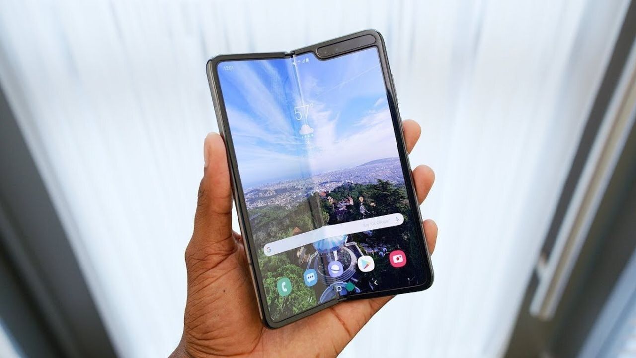 Orijinal Galaxy Fold Kullanıcıları Yeni Ürün Yazılımı Güncellemesi Aldı