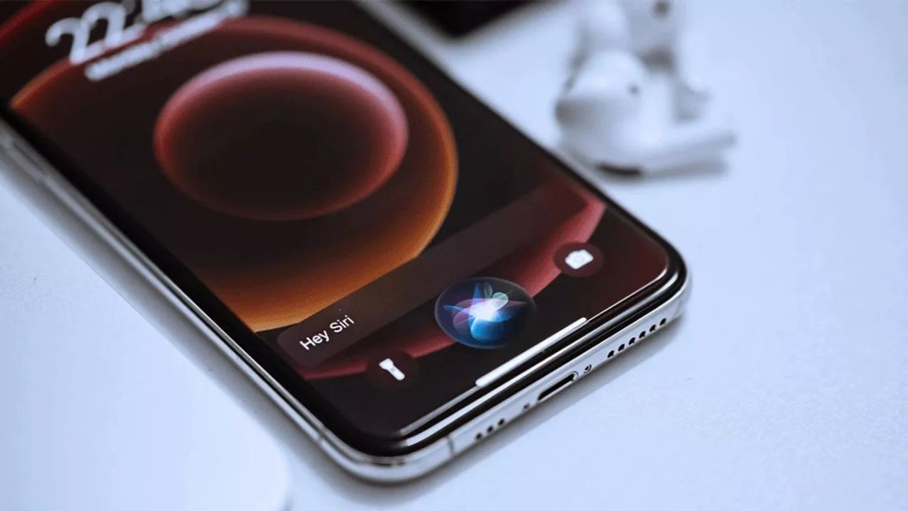 Apple Siri'de Devrim Niteliğinde Bir Yeniliğe Hazırlanıyor