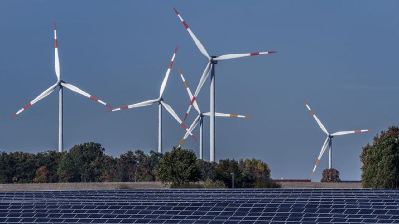 AB'de Rüzgar ve Güneşten Elektrik Üretimi Fosil Yakıtları Geride Bıraktı