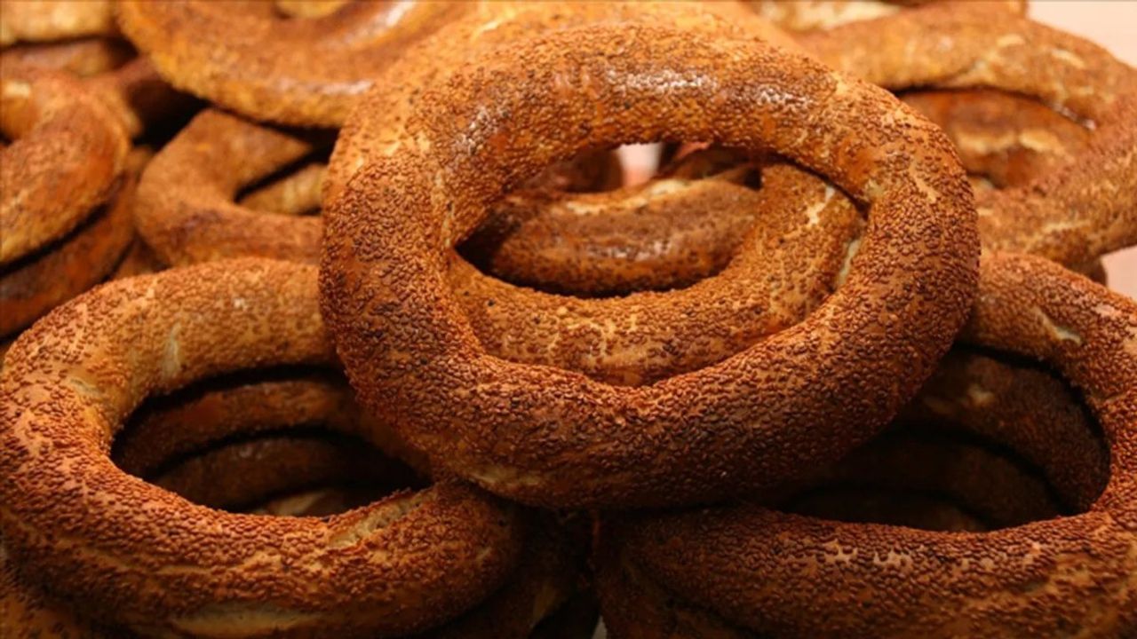 Döviz kurlarındaki hareketlilik simit fiyatlarına da zam getirdi