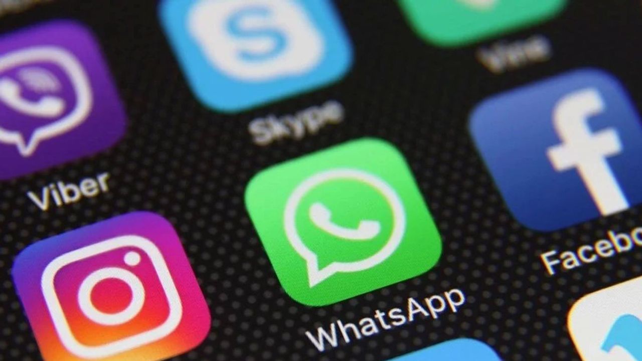 WhatsApp'in Arka Planda Mikrofon Kullanımı Kullanıcıları Endişelendirdi