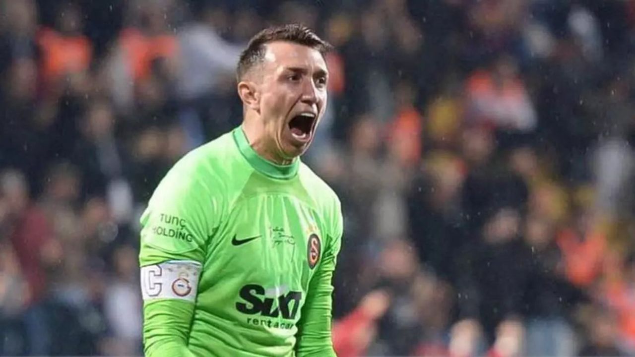 Fernando Muslera: Galatasaray'ın Kaptanı ve Başarılı Kalecisi