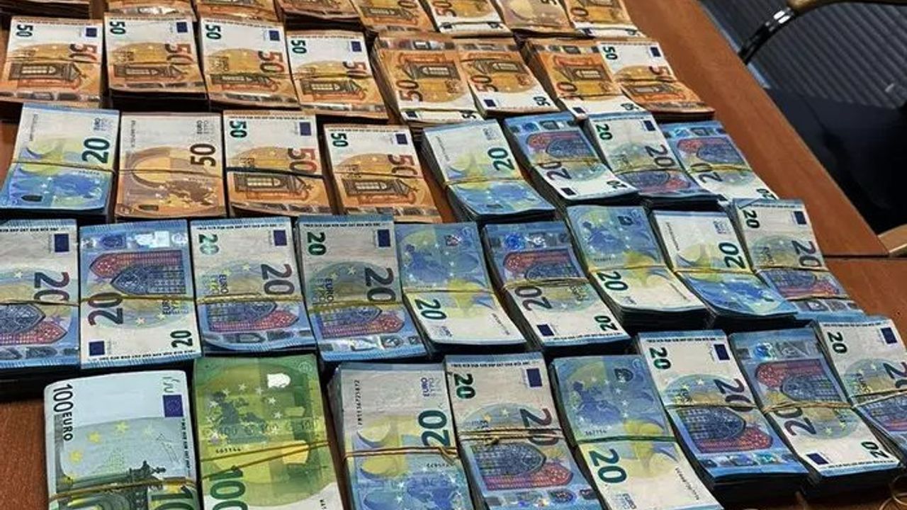 Bulgaristan'da Türk Plakalı TIR'larda El Konulan Para ve Franglar