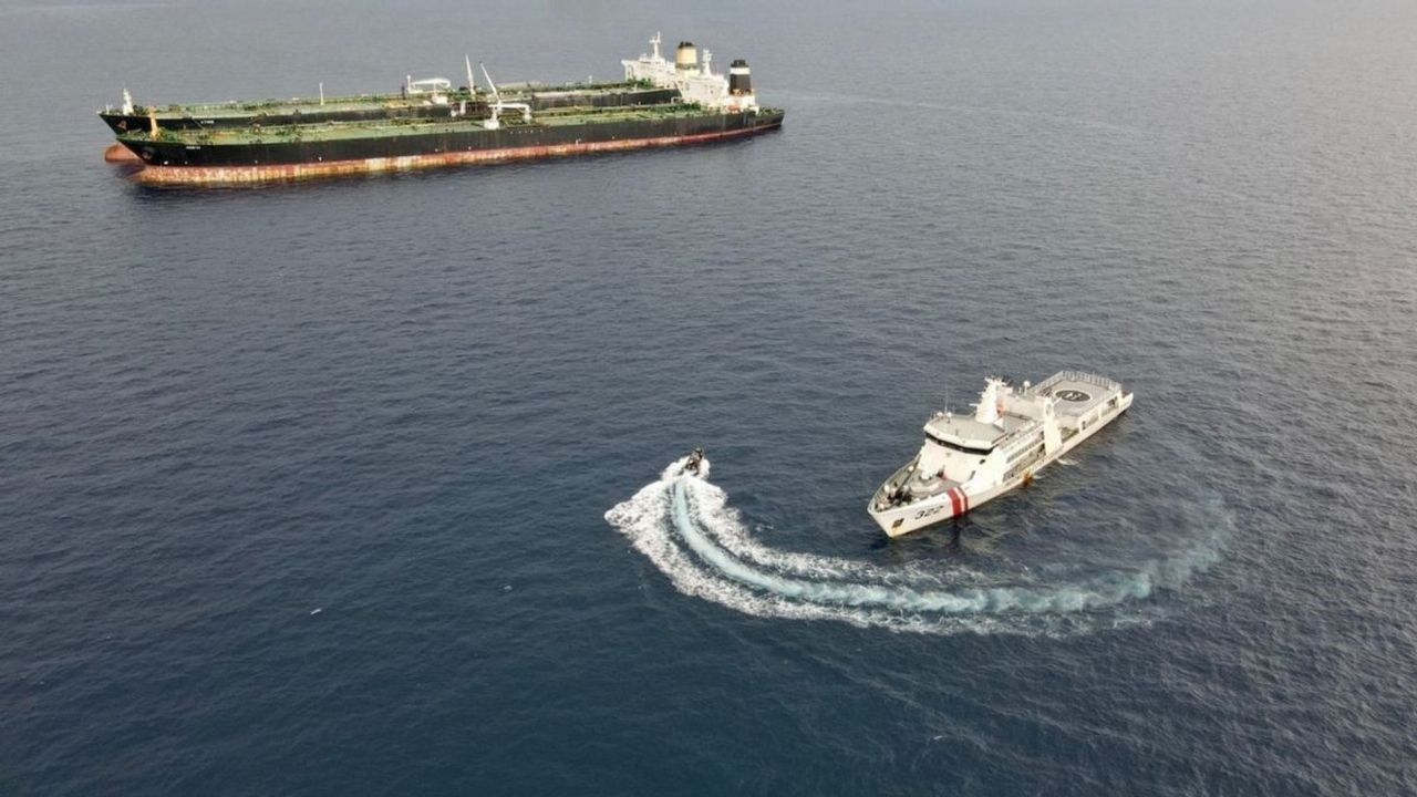 İran, ABD'nin Petrol Tankerlerine El Koyması Durumunda Karşılık Vereceğini Açıkladı