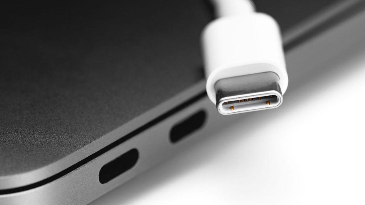 Suudi Arabistan USB-C Şartını Onayladı