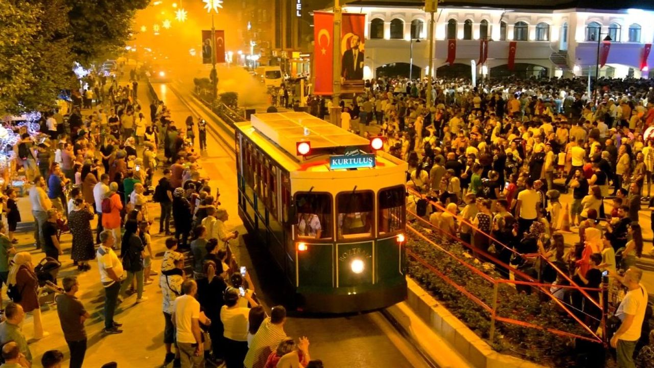 Bozüyük'te Tramvay Açılışı ve Şevval Sam Konseri