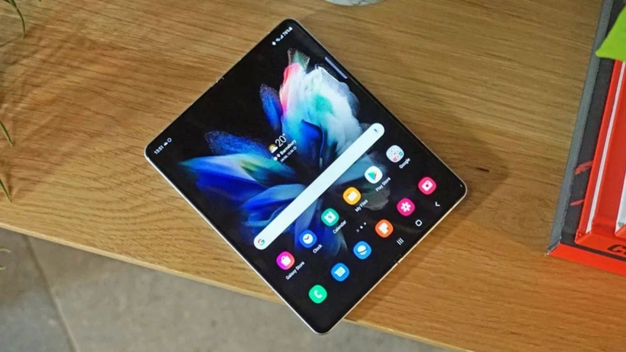 Samsung Galaxy Z Fold 5: Katlanabilir Telefonun Dayanıklılığı Artıyor