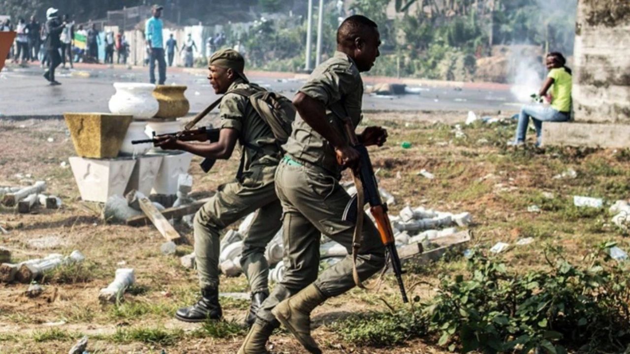 Gabon'da Askerler Yönetimi Ele Geçirdi