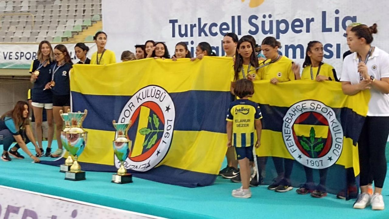 Fenerbahçe Atletizm Takımı Çifte Şampiyonluk Kazandı