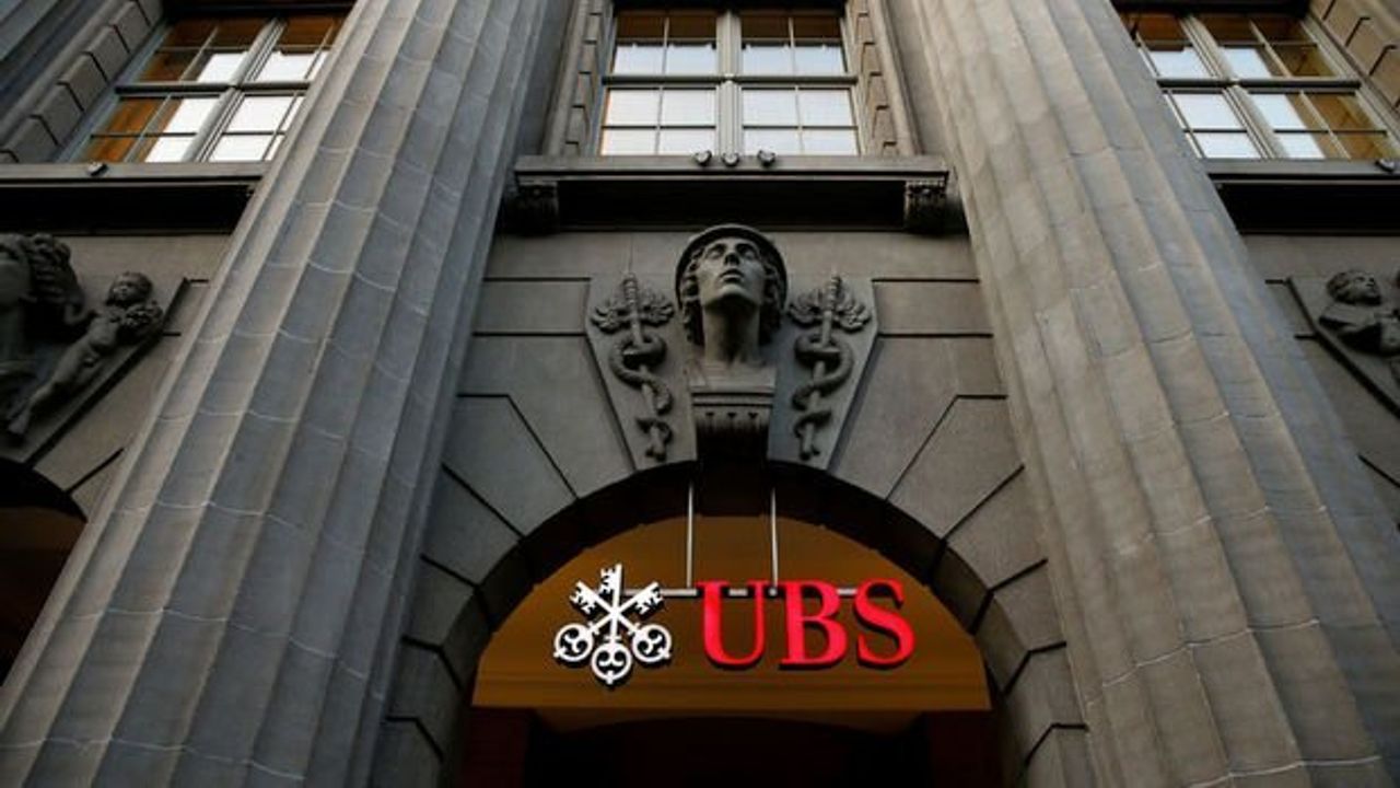 UBS, Credit Suisse Devralmasının Avantajlarını Kullanarak Uluslararası Yatırımcıları Kazanmaya Çalışıyor