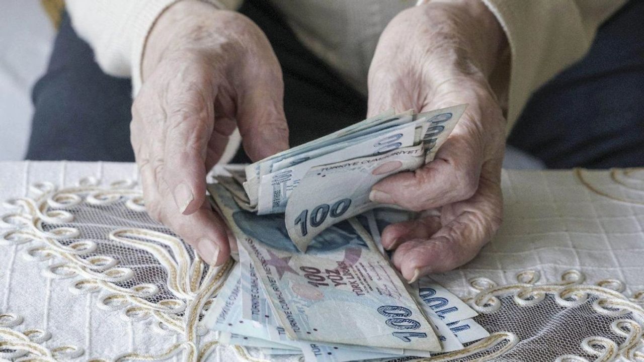 Hazine ve Maliye Bakanı Mehmet Şimşek, Ücret Düzenlemelerinin Hedef Enflasyona Göre Yapılacağını Açıkladı