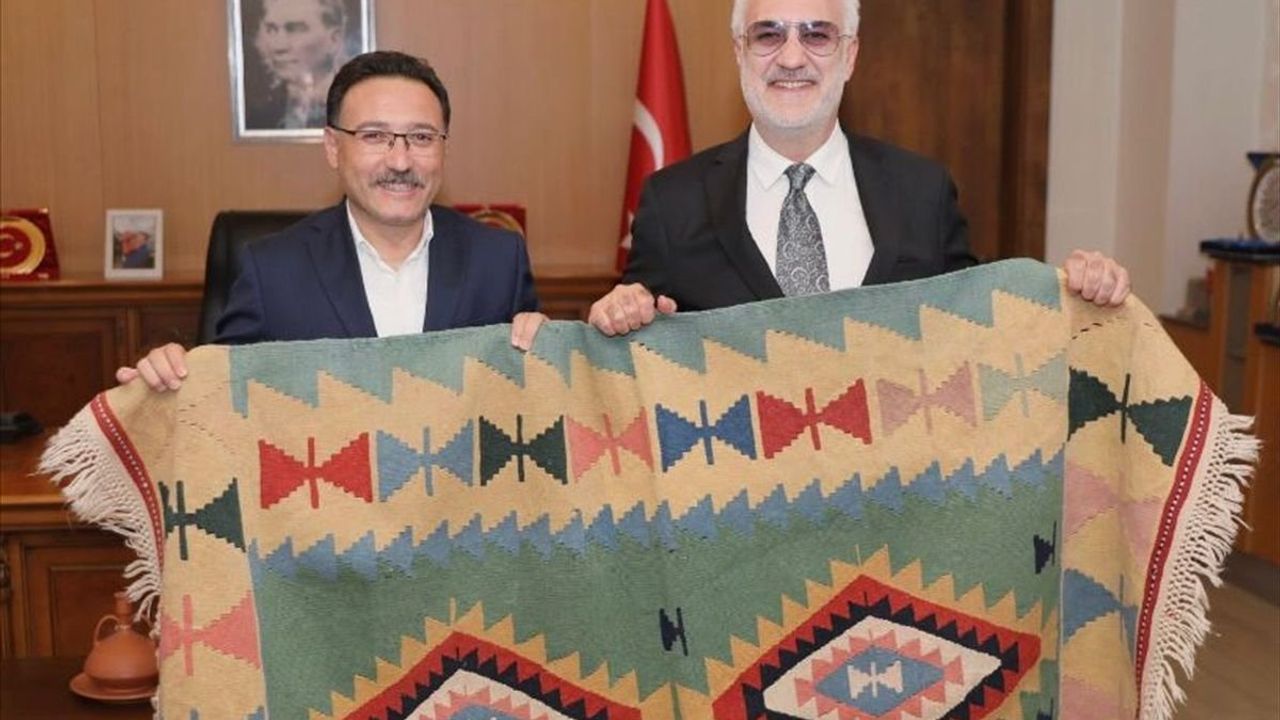 Devlet Tiyatroları Genel Müdürü Tamer Karadağlı Kayseri'de Ziyaretler Gerçekleştirdi