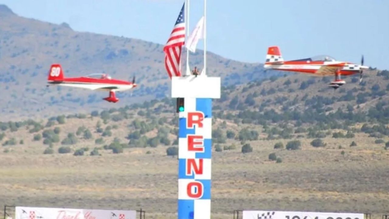 ABD'nin Nevada Eyaletinde Hava Gösterisinde 2 Uçak Çarpıştı, 2 Pilot Hayatını Kaybetti