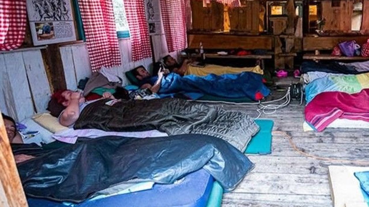 Karadağ'da Uzun Yatma Yarışması 46 Gündür Devam Ediyor