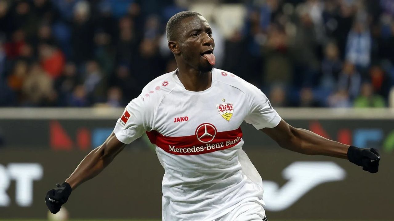 Stuttgart forması giyen Gineli santrfor Serhou Guirassy, Bundesliga'da zirvede