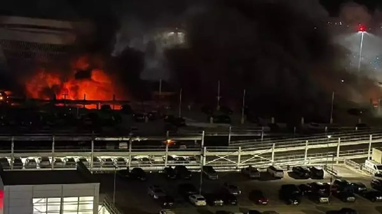 Luton Havalimanı'nda Çıkan Yangın Uçuşları Etkiledi