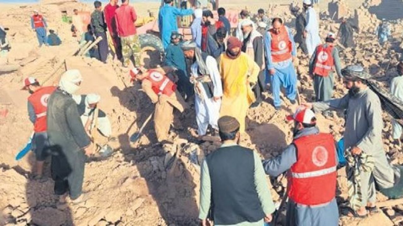 Afganistan'da Yeni Depremler: Herat Vilayeti Yeniden Sarsıldı