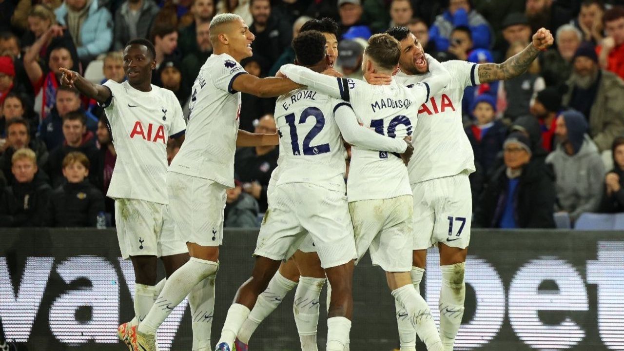 Tottenham, Crystal Palace'ı Yenerek Liderliğini Sürdürdü