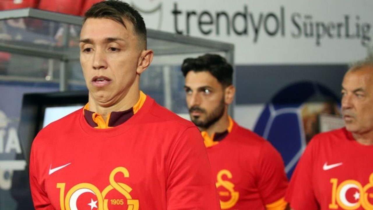 Muslera, Galatasaray'ın Rizespor maçını yorumlarken Cumhuriyet'in 100. yılını kutladı