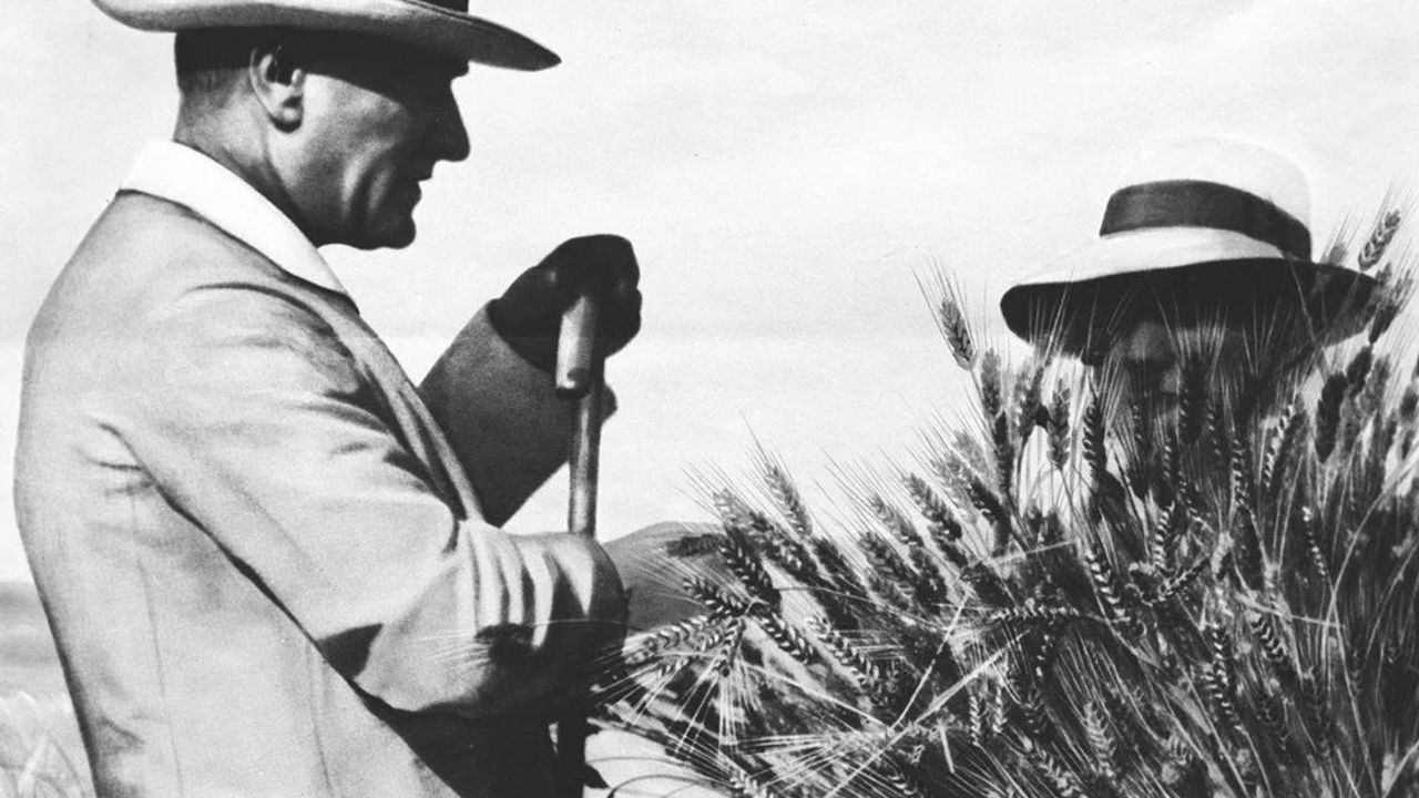 Az Bilinen Atatürk Fotoğrafları ve 29 Ekim Cumhuriyet Bayramı