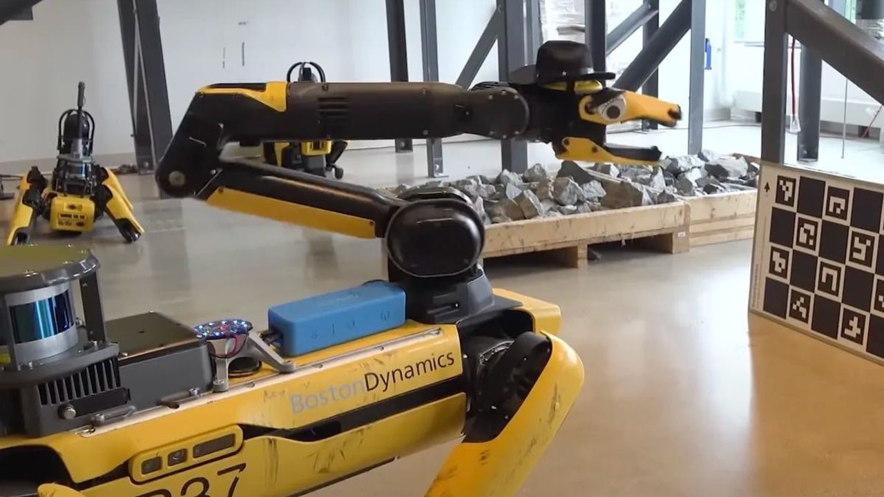 Boston Dynamics Robot Köpeği Spot, Konuşma Yetenekleriyle Dikkat Çekiyor