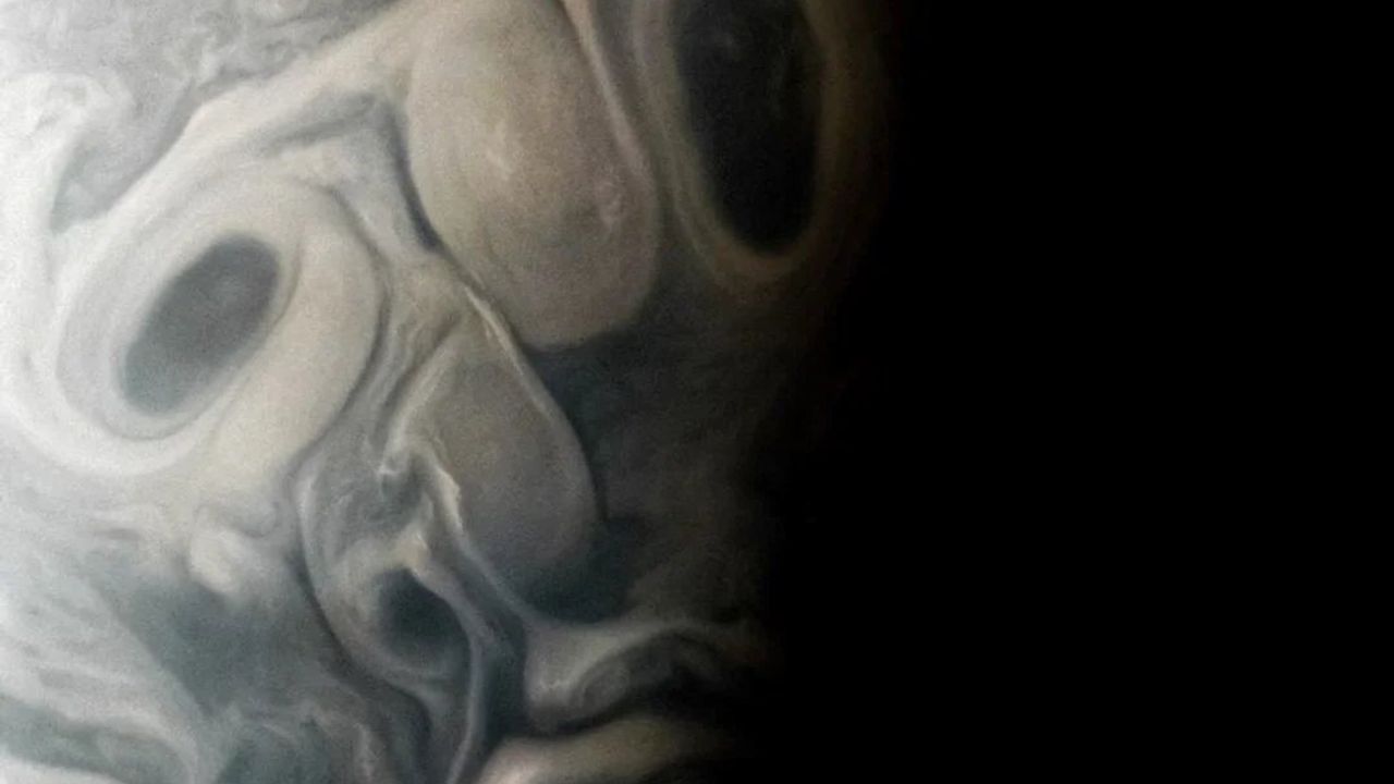 NASA, Cadılar Bayramı İçin Ürkütücü Jüpiter Fotoğrafı Yayınladı