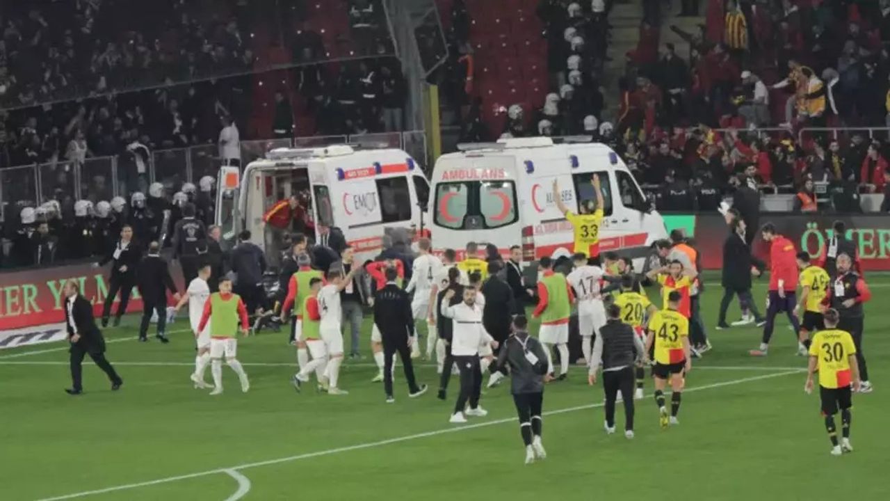 İzmir Derbisinde Olaylar: Polis Memurları Hakkında Soruşturma Başlatıldı