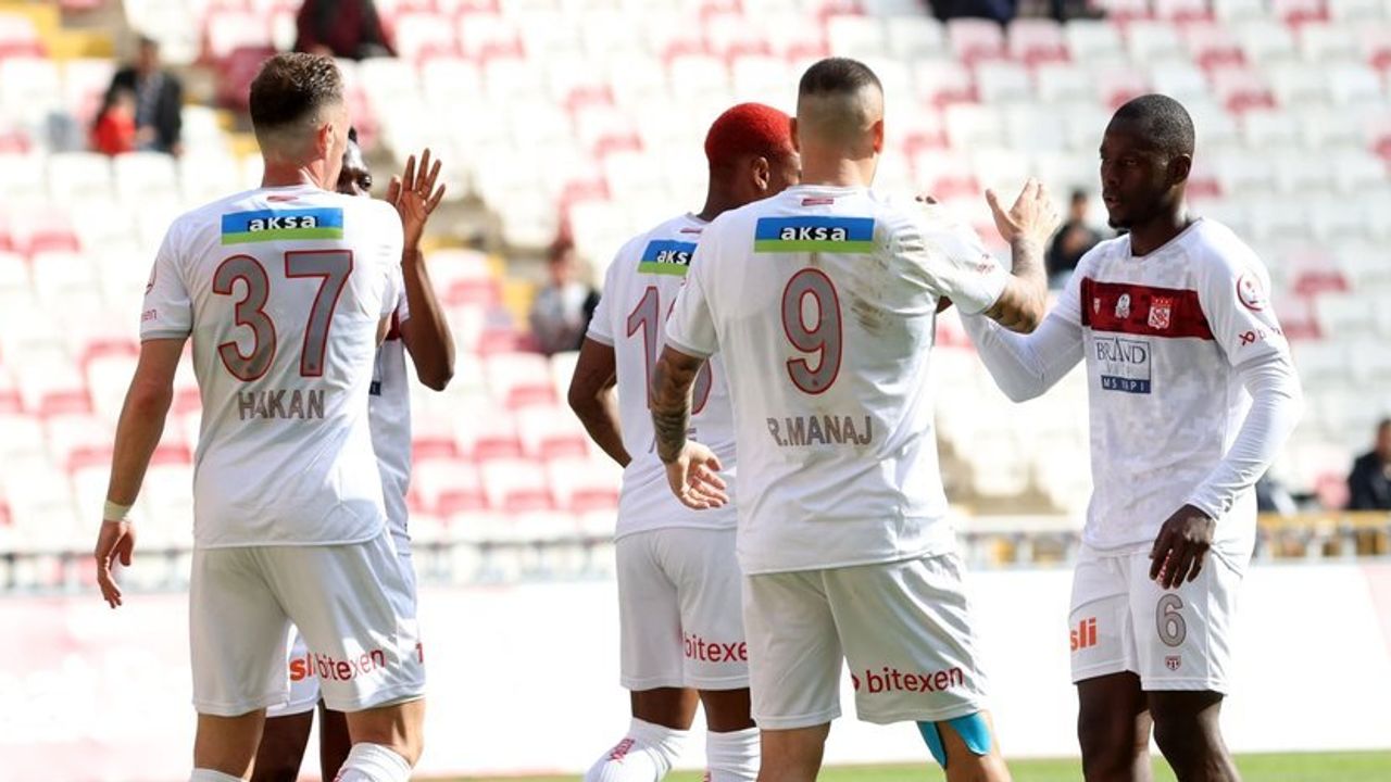 EMS Yapı Sivasspor 4-0 Artvin Hopaspor: Türkiye Kupası 3. Tur Maçı