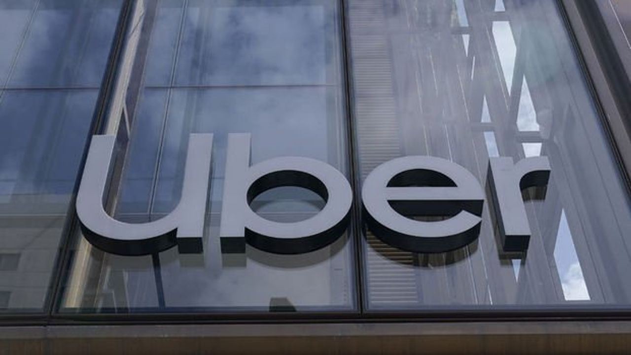 Uber ve Lyft, New York'ta Sürücülerin Haklarını İhlal Ettiği İçin 328 Milyon Dolar Ödeyecek