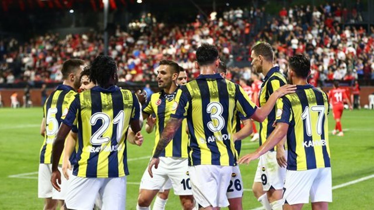Fenerbahçe'nin Stoper Krizi Bulgar Basınında Gündem Oldu