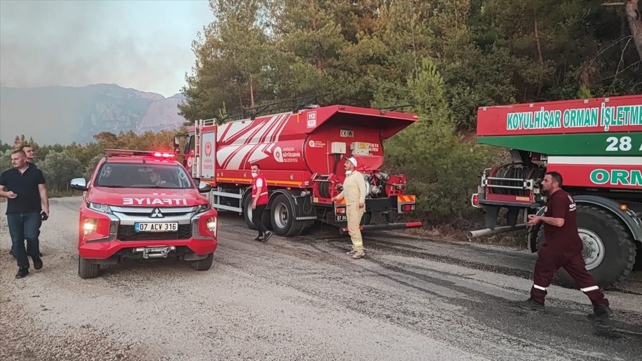 Antalya'da Orman Yangını: Müdahale Sürüyor