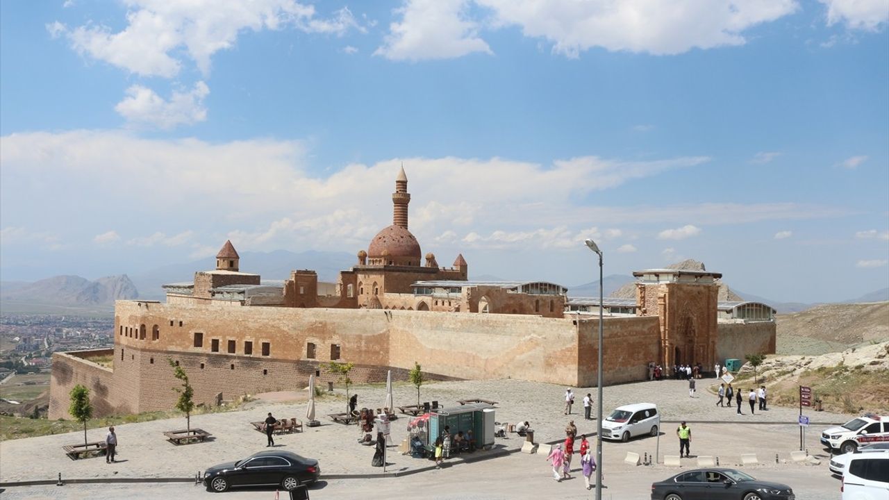 Aşure-i Nuh Geleneği İshak Paşa Sarayı'nda Yaşatıldı