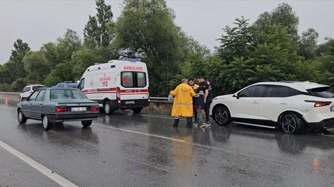 Çorum-Samsun Kara Yolunda İki Trafik Kazası: 4 Yaralı