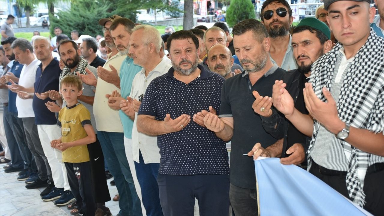 Konya'da İsmail Heniyye İçin Gıyabi Cenaze Namazı Kılındı