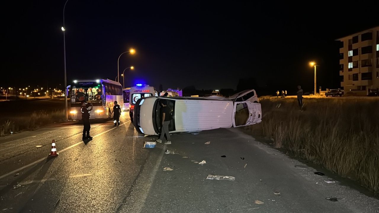 Kütahya'da Zincirleme Trafik Kazası: 1 Ölü, 8 Yaralı