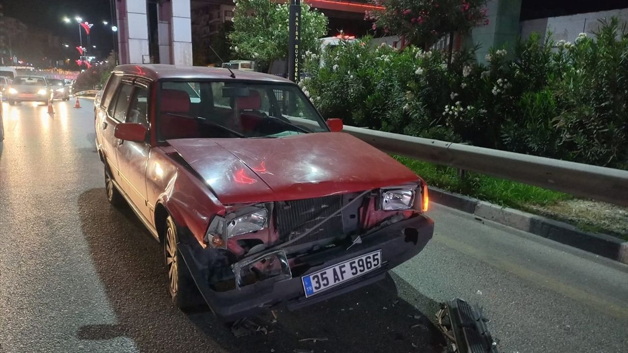 Manisa'da Dört Araçlı Trafik Kazası: 10 Yaralı