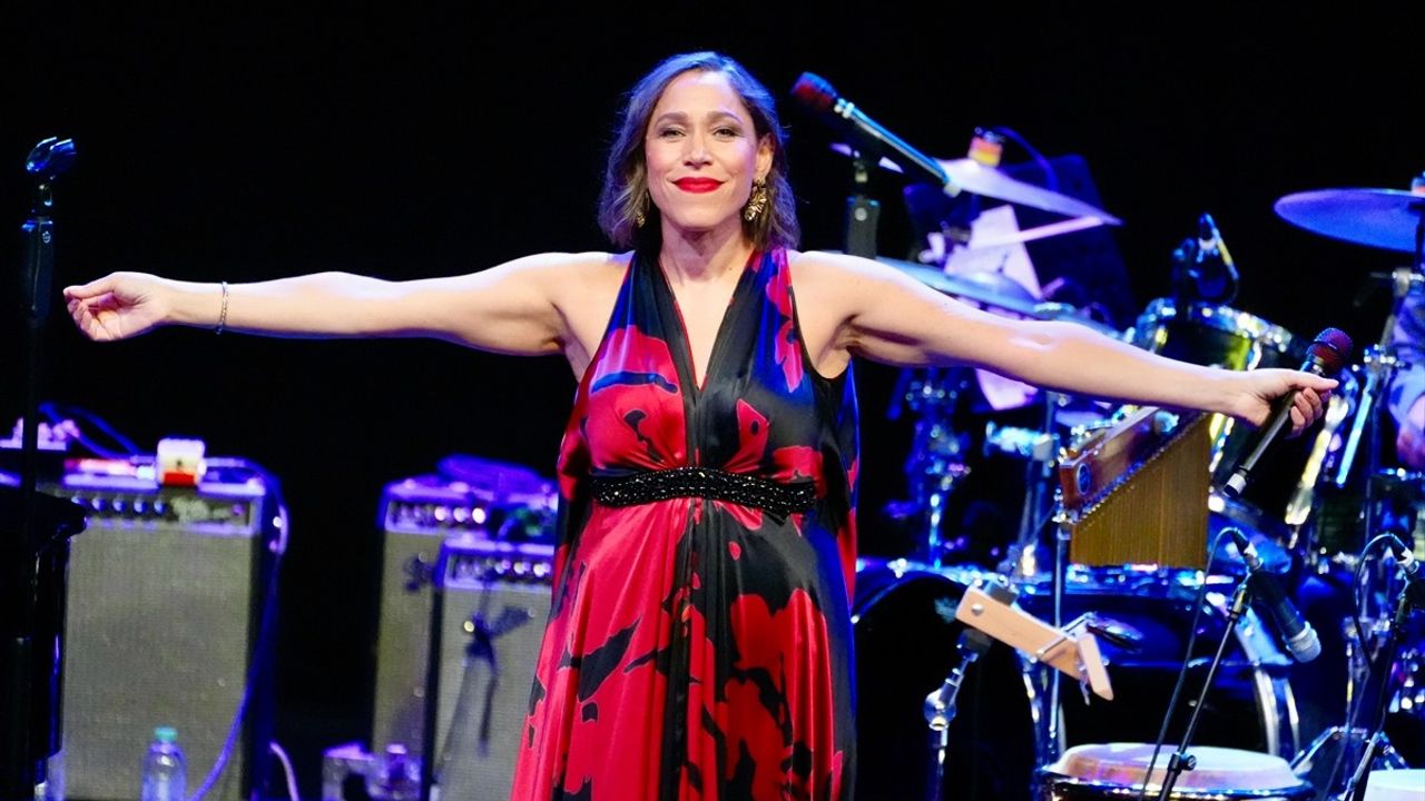 Pink Martini İstanbul'da Unutulmaz Bir Konser Verd