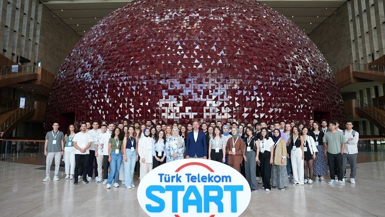 Türk Telekom'un Gençlere Yönelik 'START Stajım' Programı Başladı