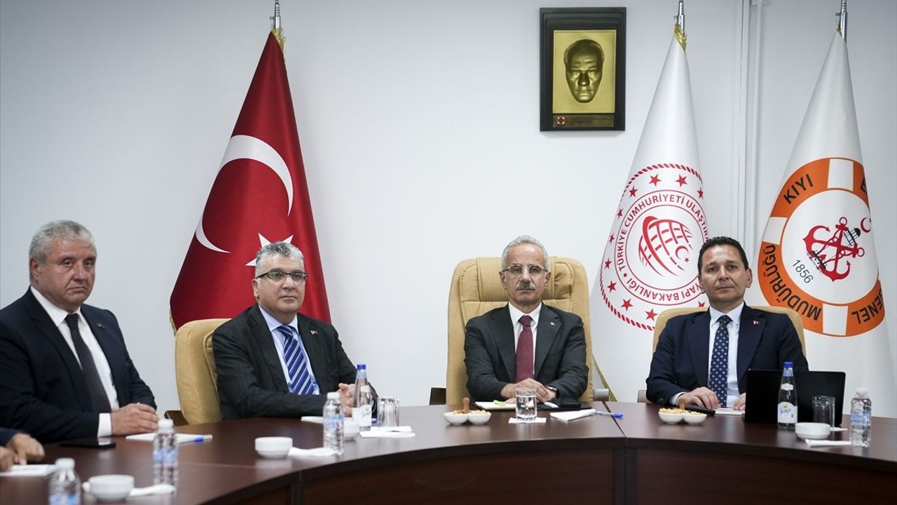 Ulaşım ve Altyapı Bakanı Uraloğlu'ndan Denizde Güvenlik Açıklamaları