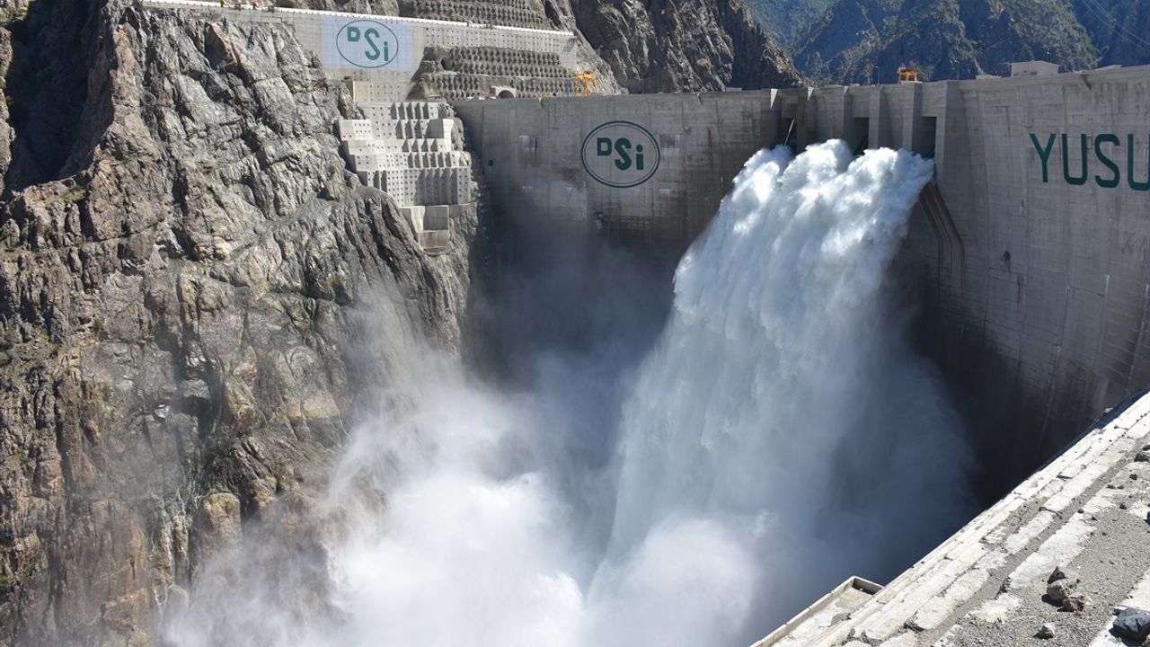 Yusufeli Barajı'nda Tam Yükte Dolusavak Testleri Başarıyla Gerçekleştirildi