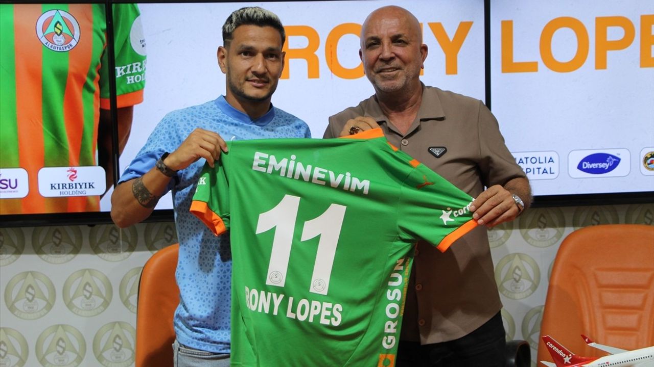 Alanyaspor Yeni Oyuncuları ile Sözleşme İmzaladı