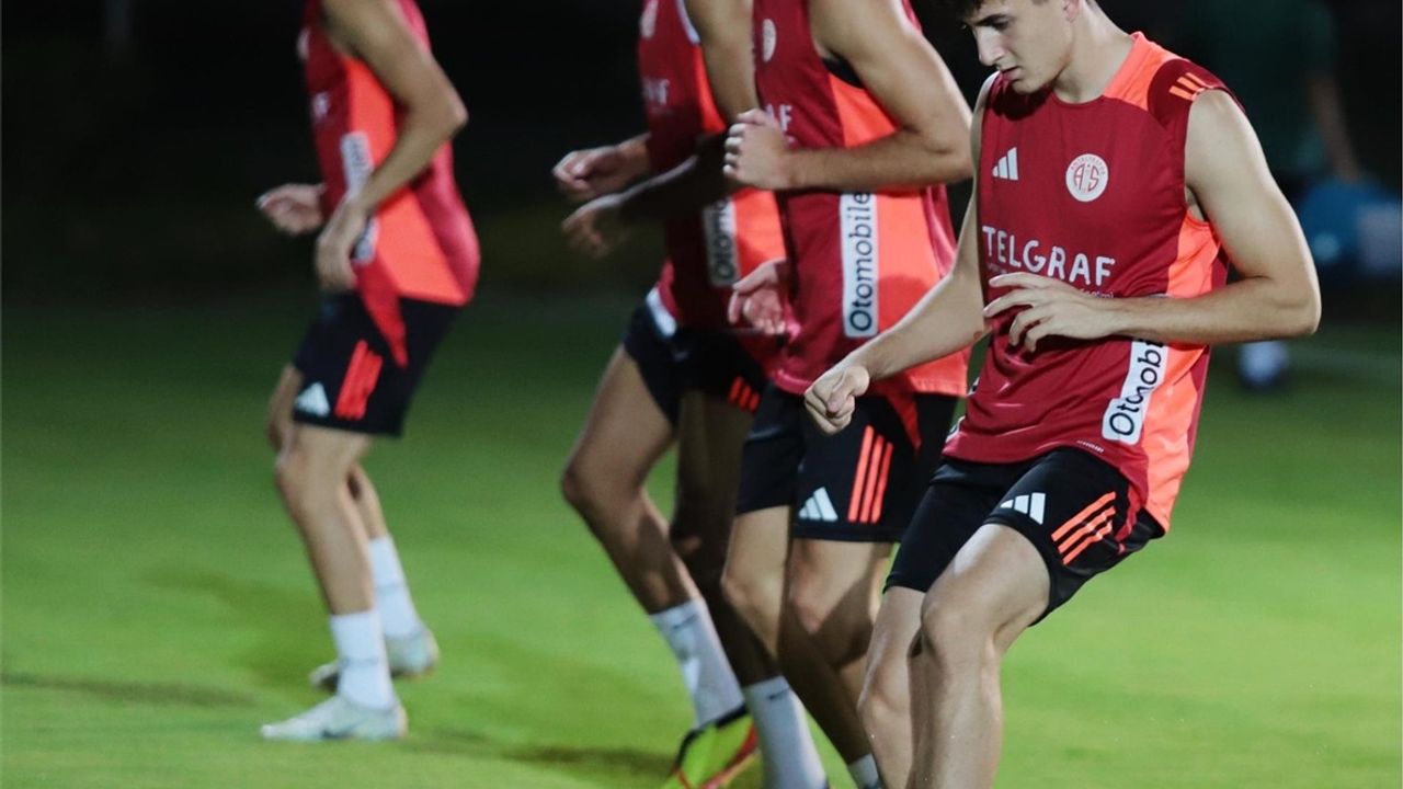 Antalyaspor RAMS Başakşehir Maçına Hazırlanıyor