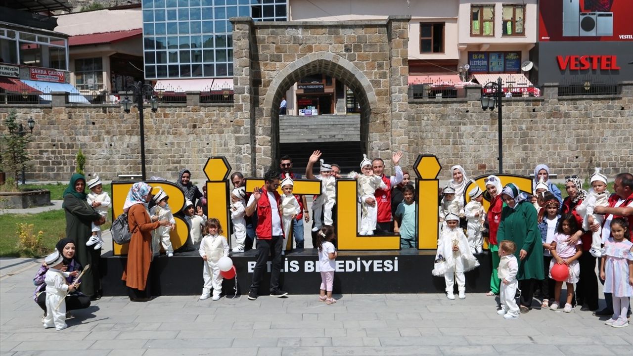 Bitlis'te Sünnet Şöleni Düzenlendi