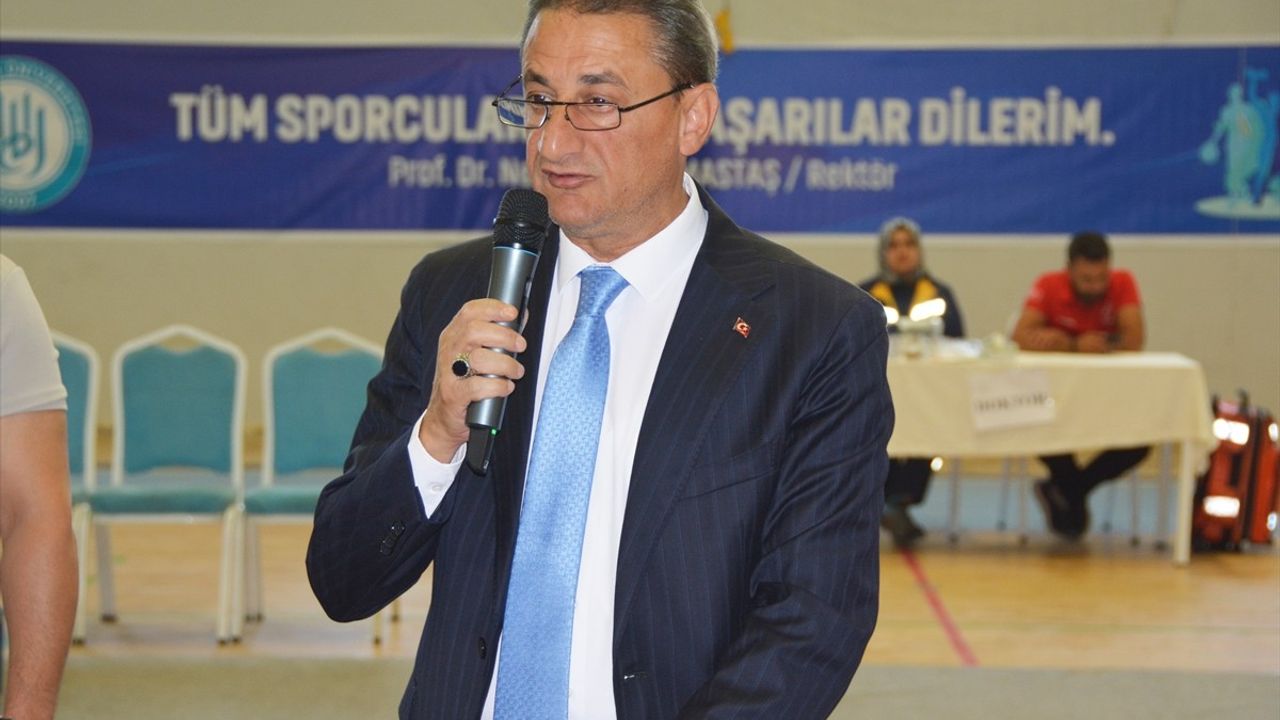 Bitlis'te Türkiye Minikler ve Yıldızlar Muaythai Şampiyonası Başladı